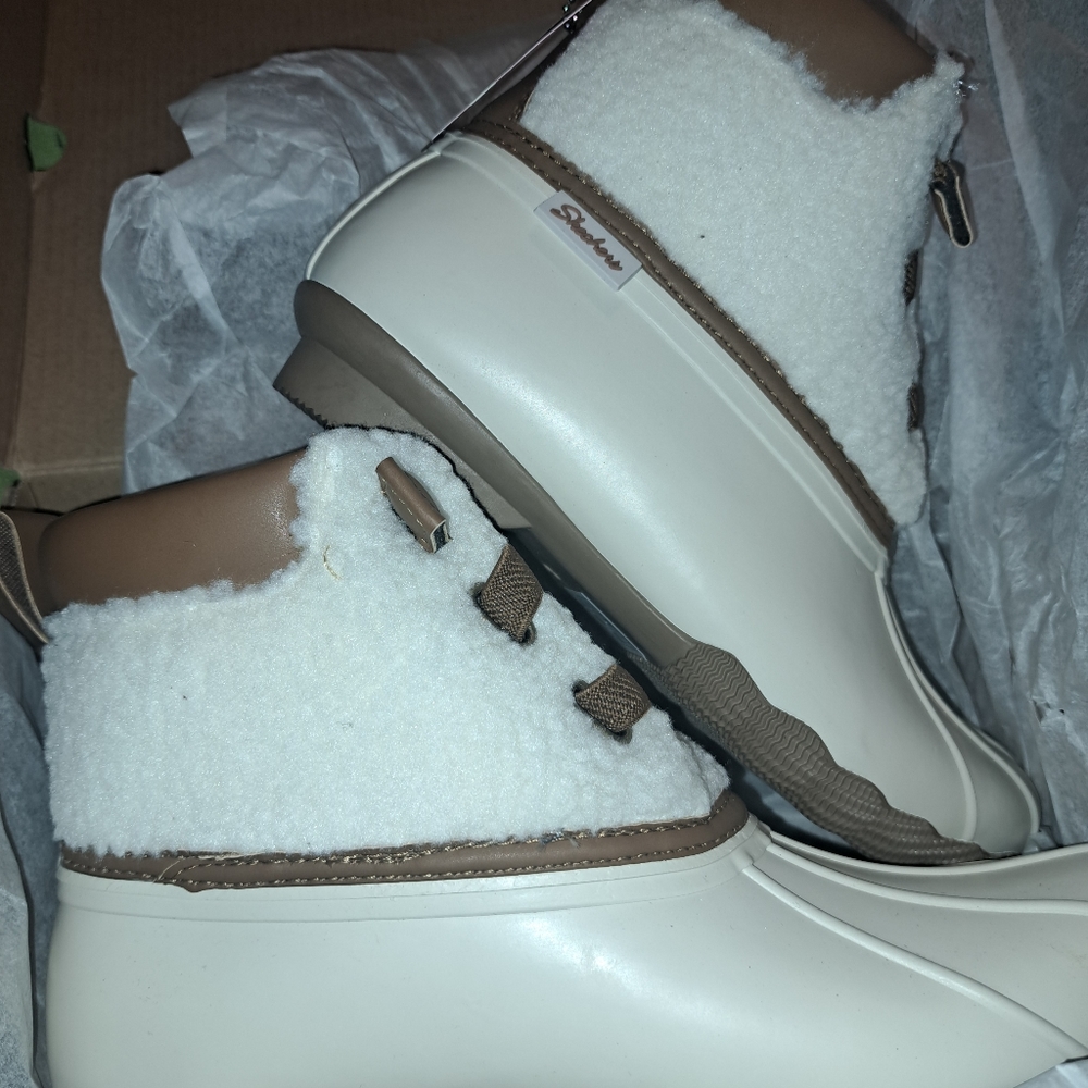 Skechers Sherpa Snuggle Duck Boot